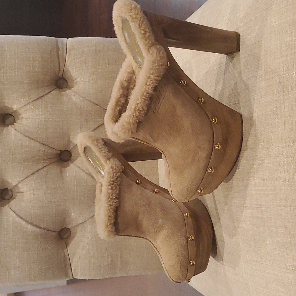 Gucci authentic Montana Mules,high heels suede clogs with shearling. NWOT